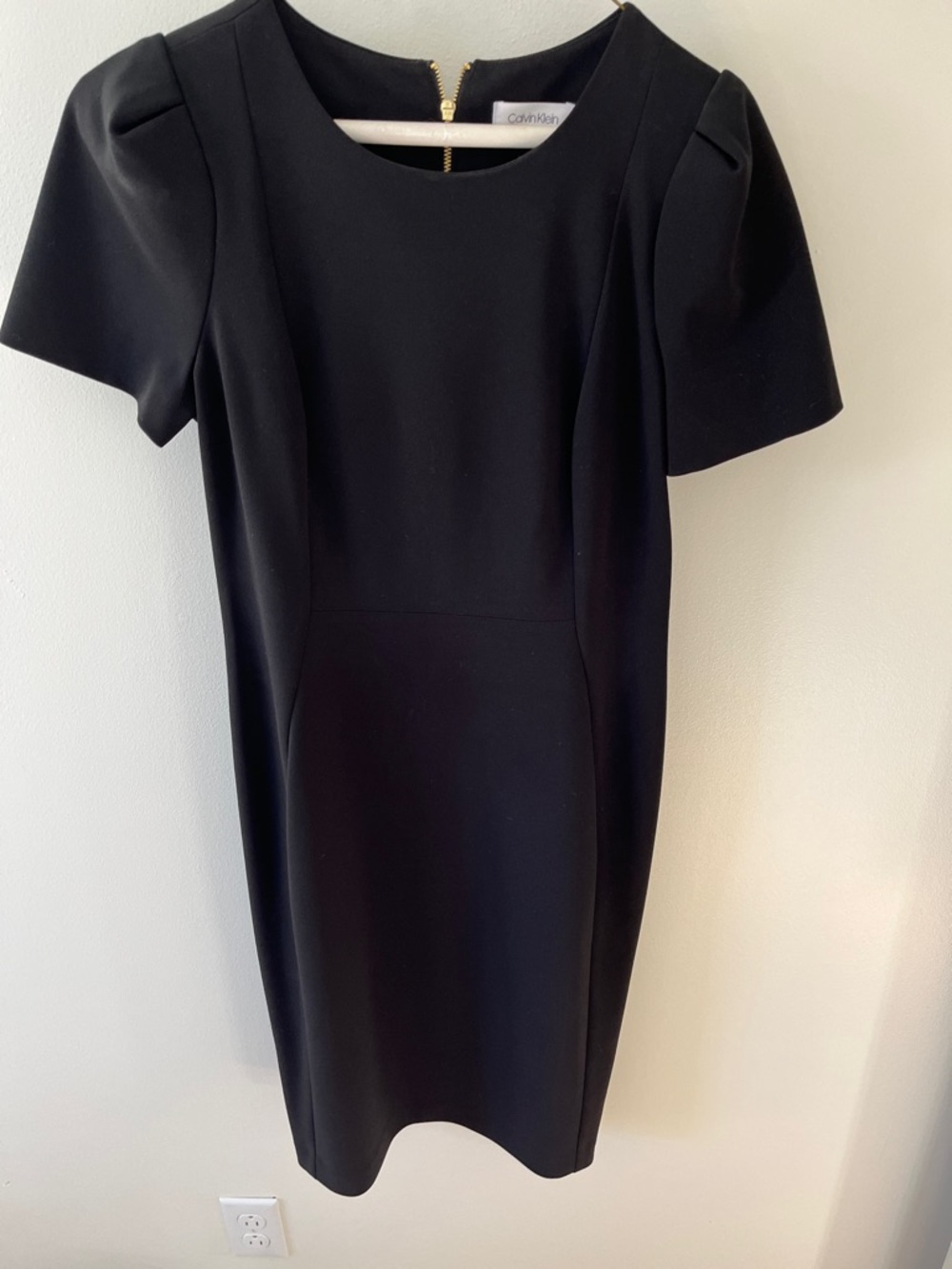 Calvin Klein Black Short-Sleeve Midi Sheath Dress with full sleeves